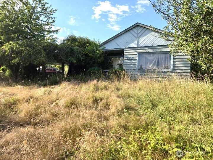 Property Photo:  116  F Street  WA 98368 