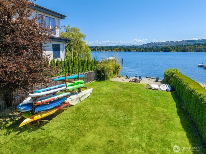 Property Photo:  4336 E Mercer Way  WA 98040 
