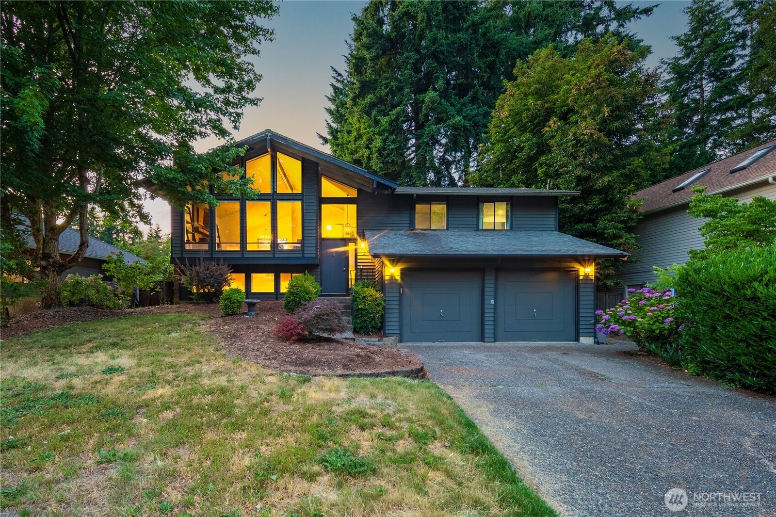 Property Photo:  13106 NE 110th Place  WA 98033 
