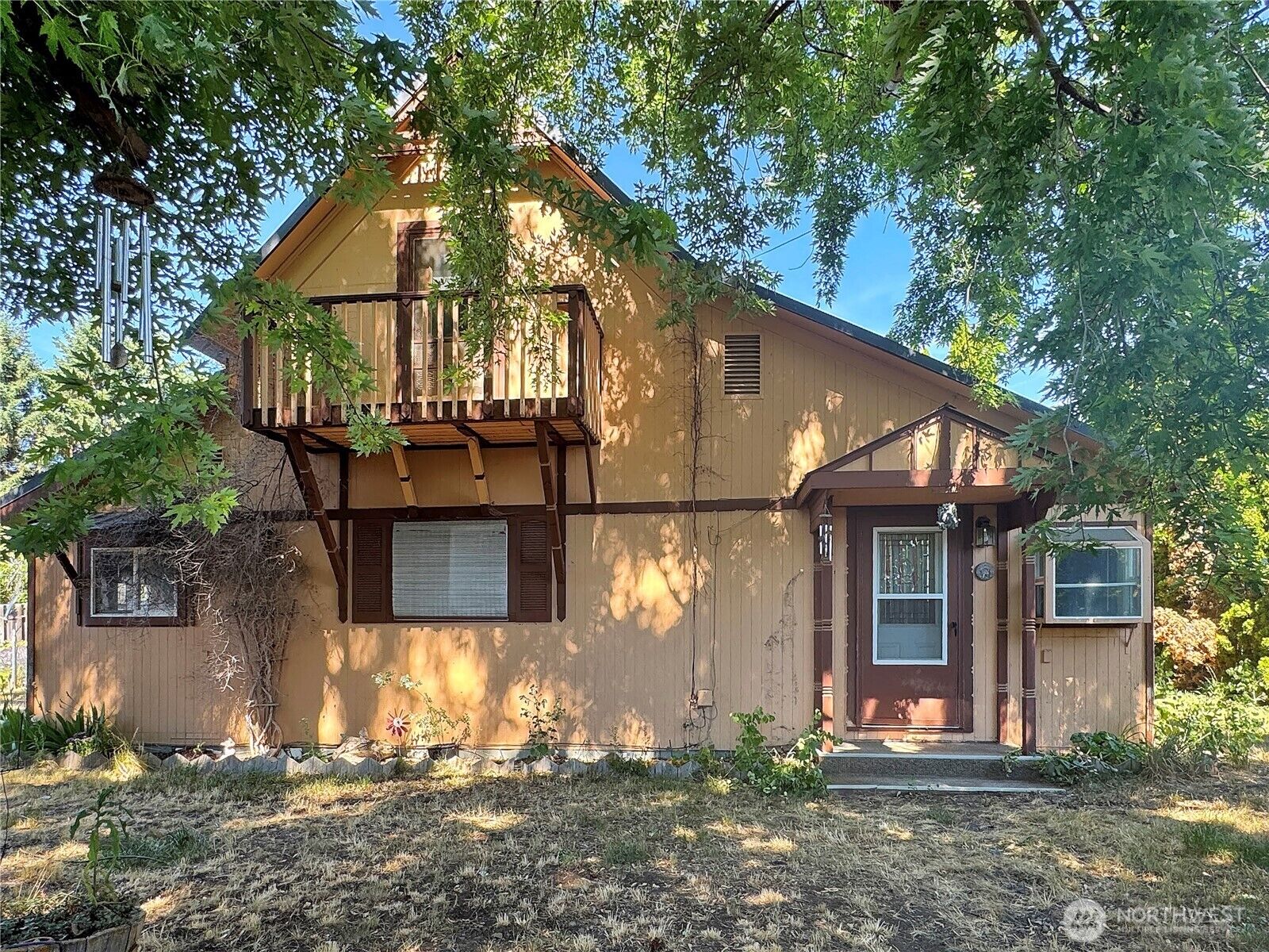 Property Photo: 111 S 1st Street WA 98946