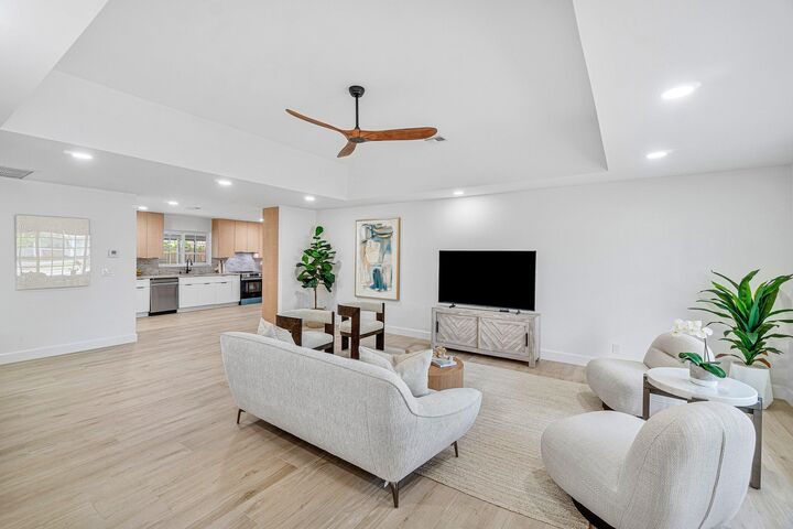 Property Photo: 718 SW 27th Place FL 33435
