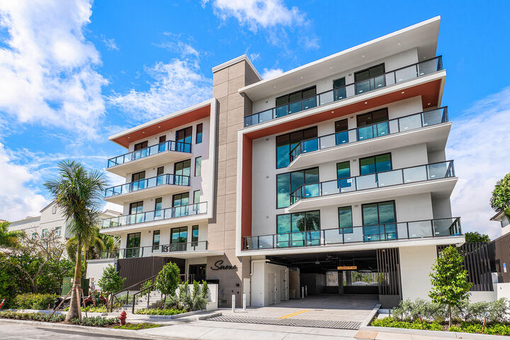 Property Photo:  87 Isle Of Venice Drive 401N  FL 33301 