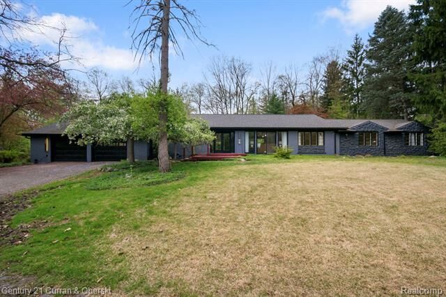 Property Photo:  27869 Old Colony Street  MI 48334 