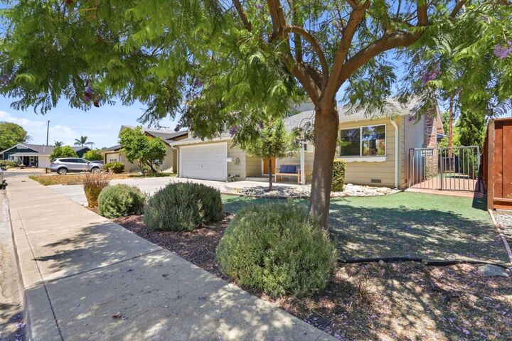Property Photo:  2639 Brady Court  CA 95051 