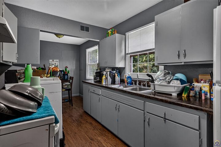 Property Photo:  5713 SW 14th St  KS 66604 