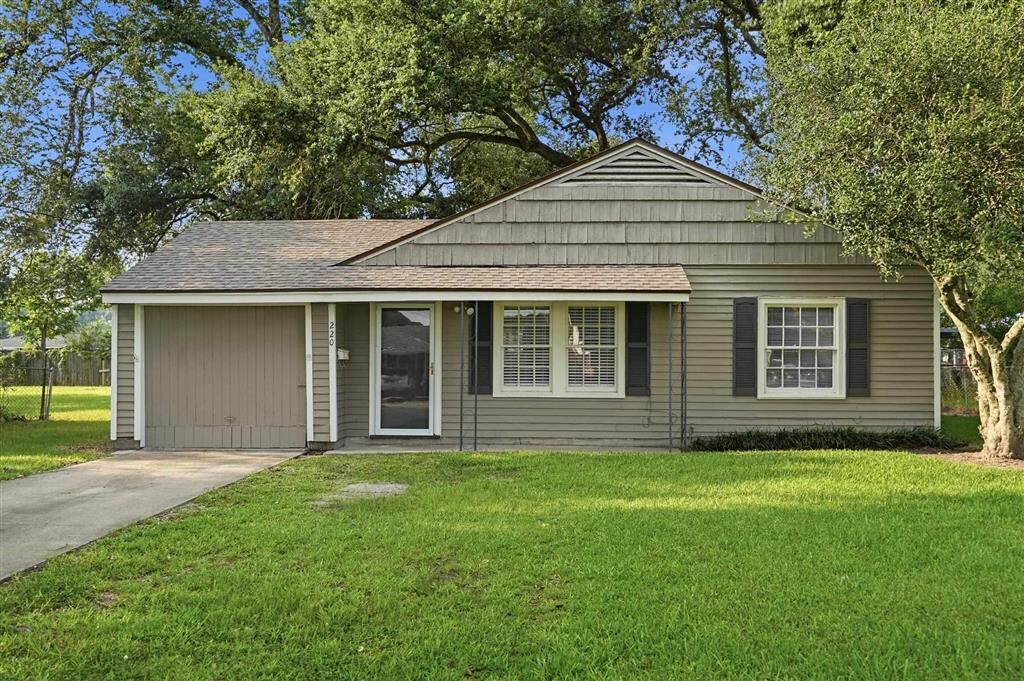 Property Photo:  220 Heather Street  LA 70605 