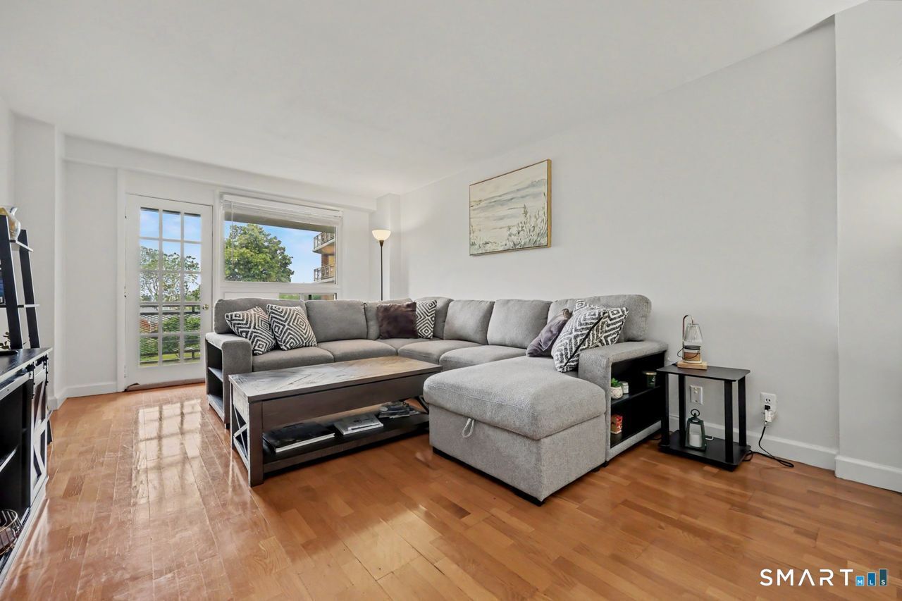 Property Photo:  91 Strawberry Hill Avenue 533  CT 06902 