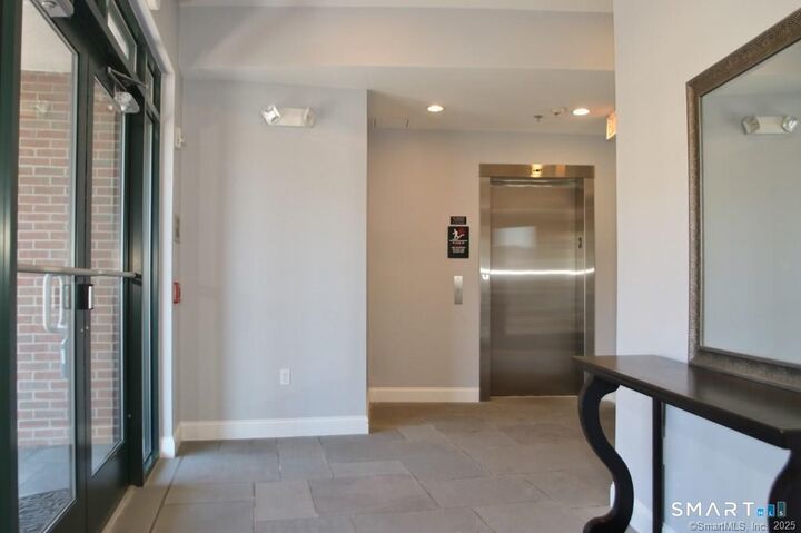 Property Photo:  947 Hope Street 302  CT 06907 