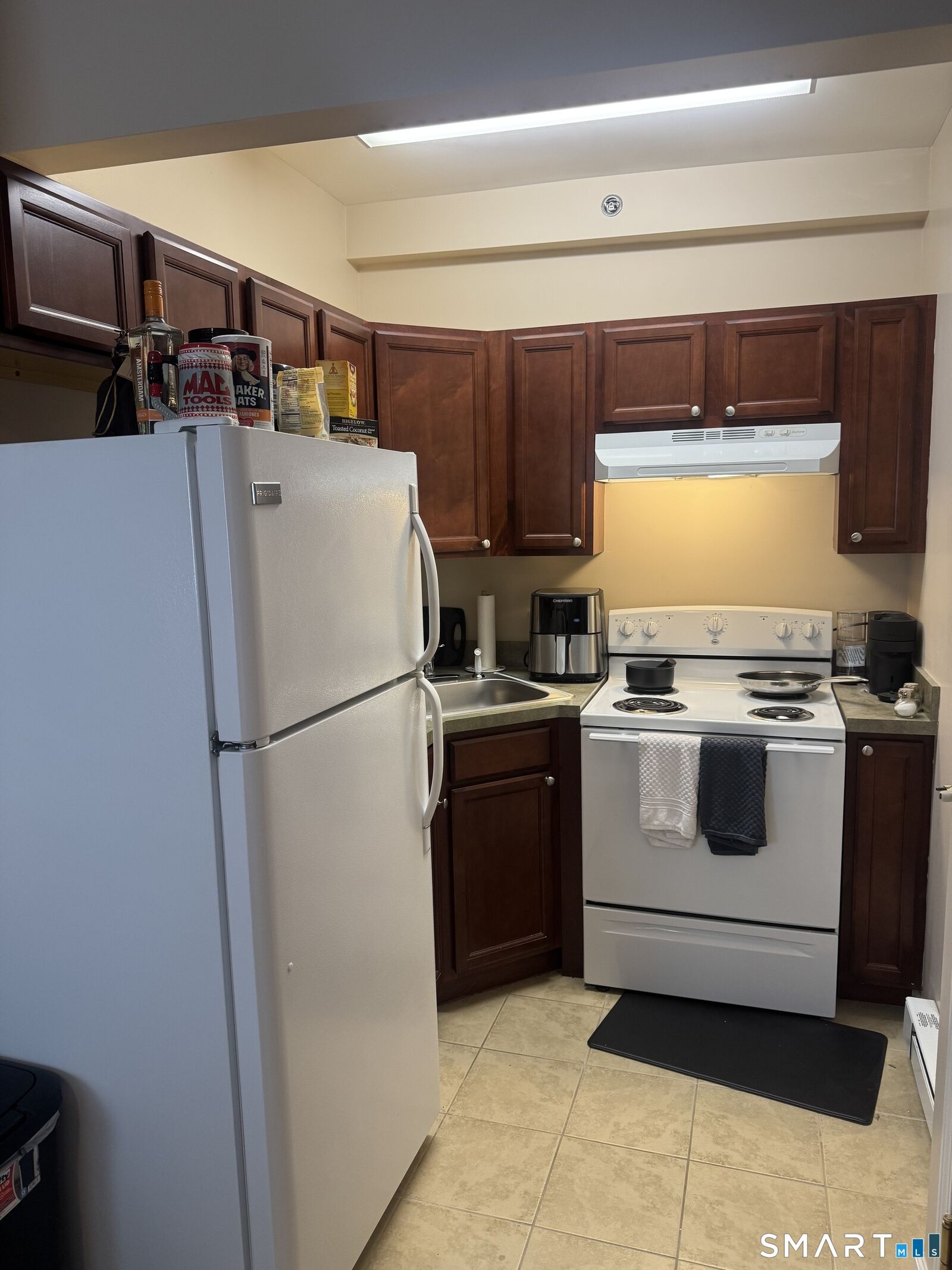 Property Photo:  422 Main Street 2  CT 06512 