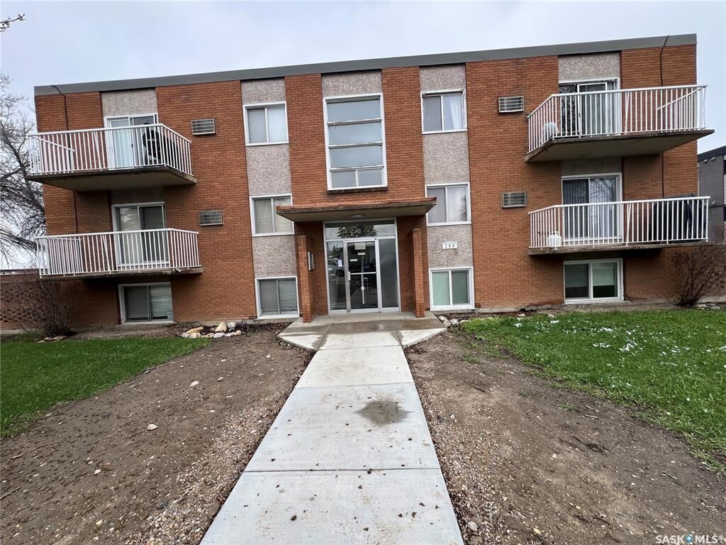 Property Photo: 106 104th Street W 25 SK S7N 1M8