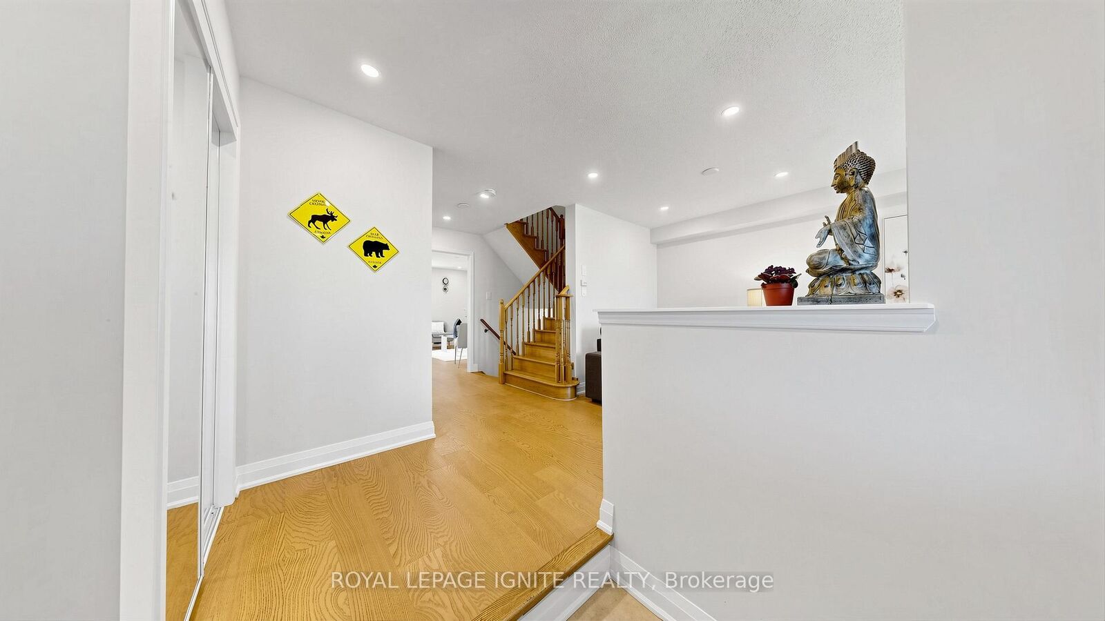 Property Photo:  550 Hoover Park Drive  ON L4A 0S8 