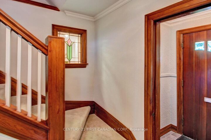 Property Photo: 4 Jerseyville Road E ON L9G 1K1