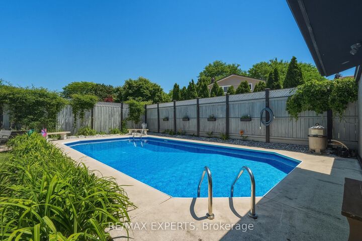 Property Photo:  7142 Rosseau Place  ON L2J 3V2 