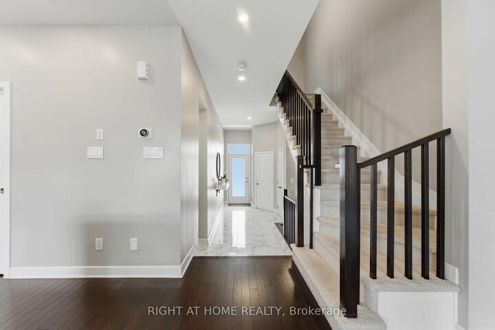 Property Photo:  424 Markdale Terrace S  ON K1X 0B2 
