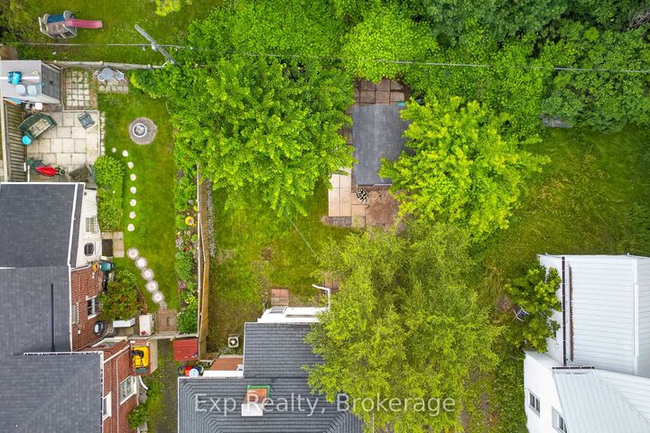 Property Photo: 98 Cedar Street ON K8P 3M4