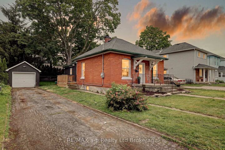 Property Photo:  91 Winniett Street  ON N4S 5Z6 