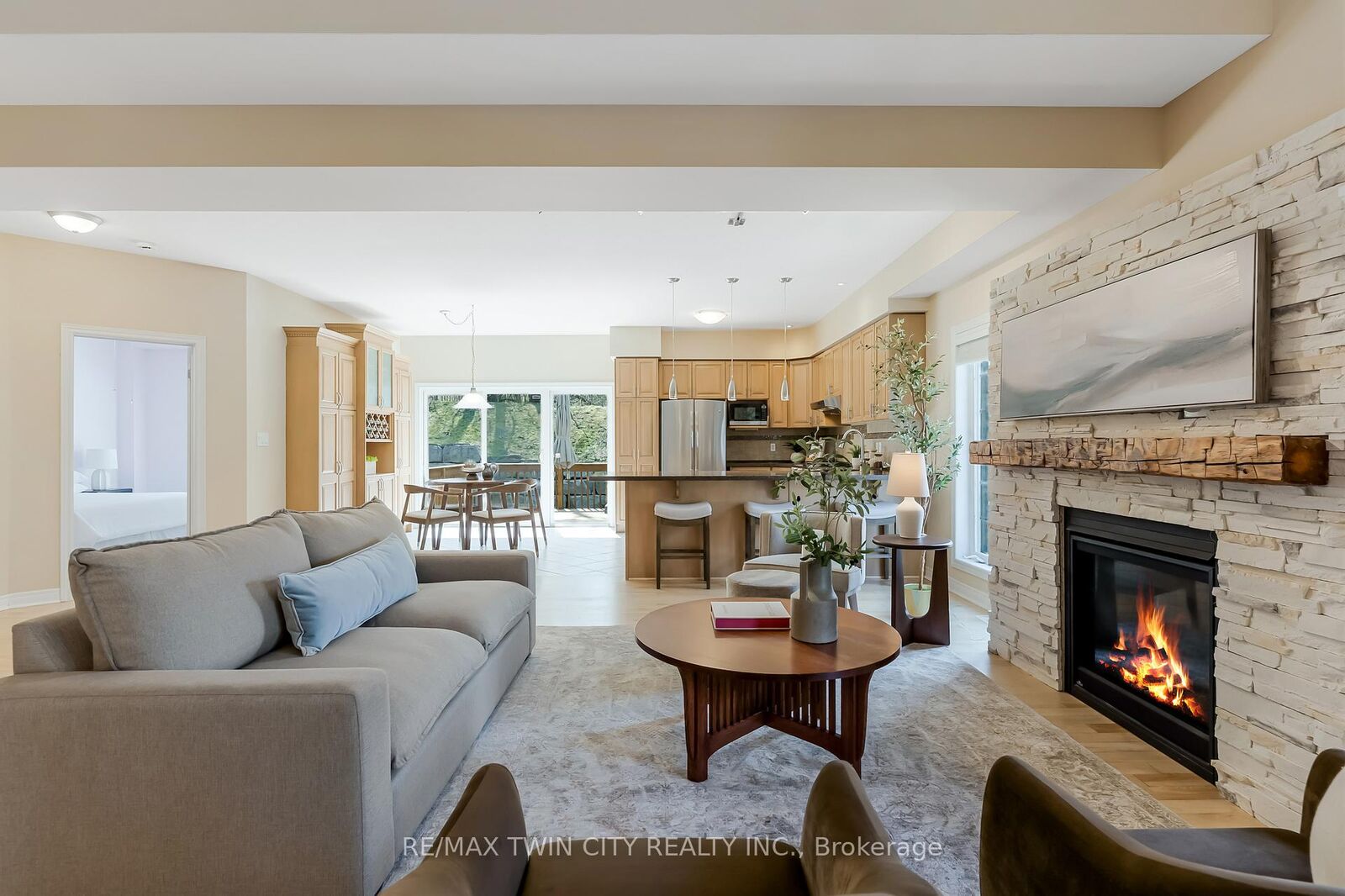 Property Photo: 227 Chestnut Hill Crescent ON N2P 2X3