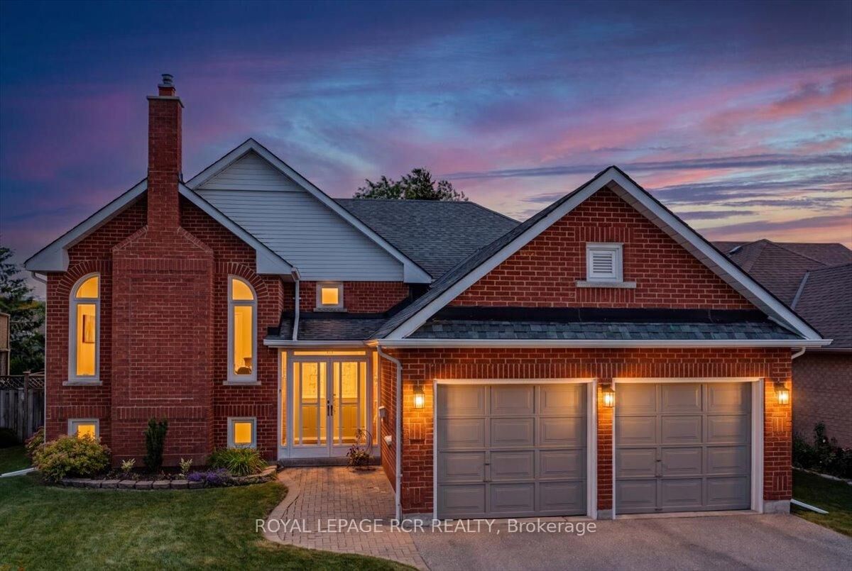 Property Photo:  104 Carrick Avenue  ON L4P 3R7 