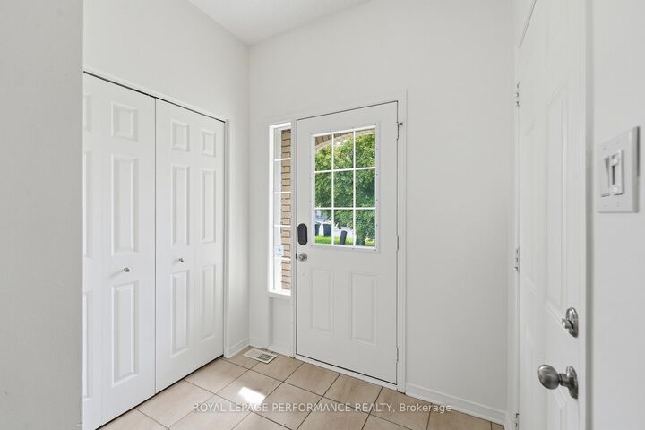 277 Rolling Meadow Crescent — photo 1