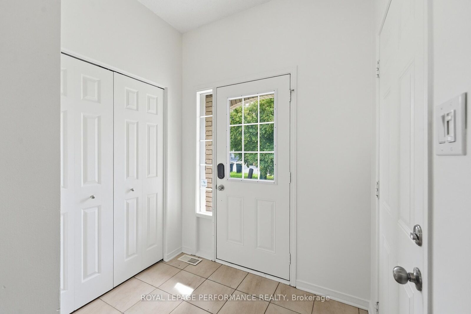 Property Photo:  277 Rolling Meadow Crescent  ON K1W 0A8 