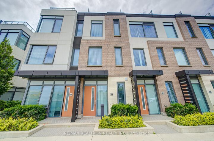 Property Photo: 1050 Portage Parkway Th33 ON L4K 0K3
