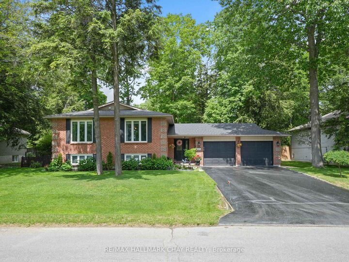 20 Downer Crescent — photo 1
