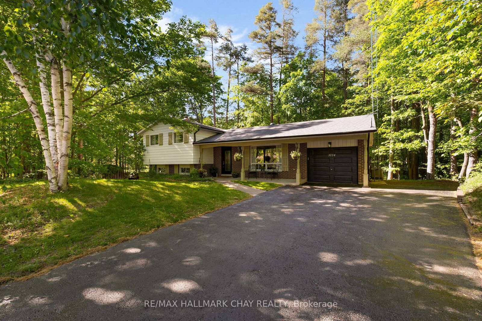 Property Photo:  3724 Whitecap Drive  ON L9S 2L4 