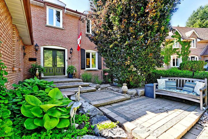 Property Photo: 425 Easy Street ON L4C 3Z5