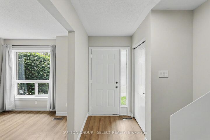 Property Photo: 484 Third Street 6 ON N5V 2B9