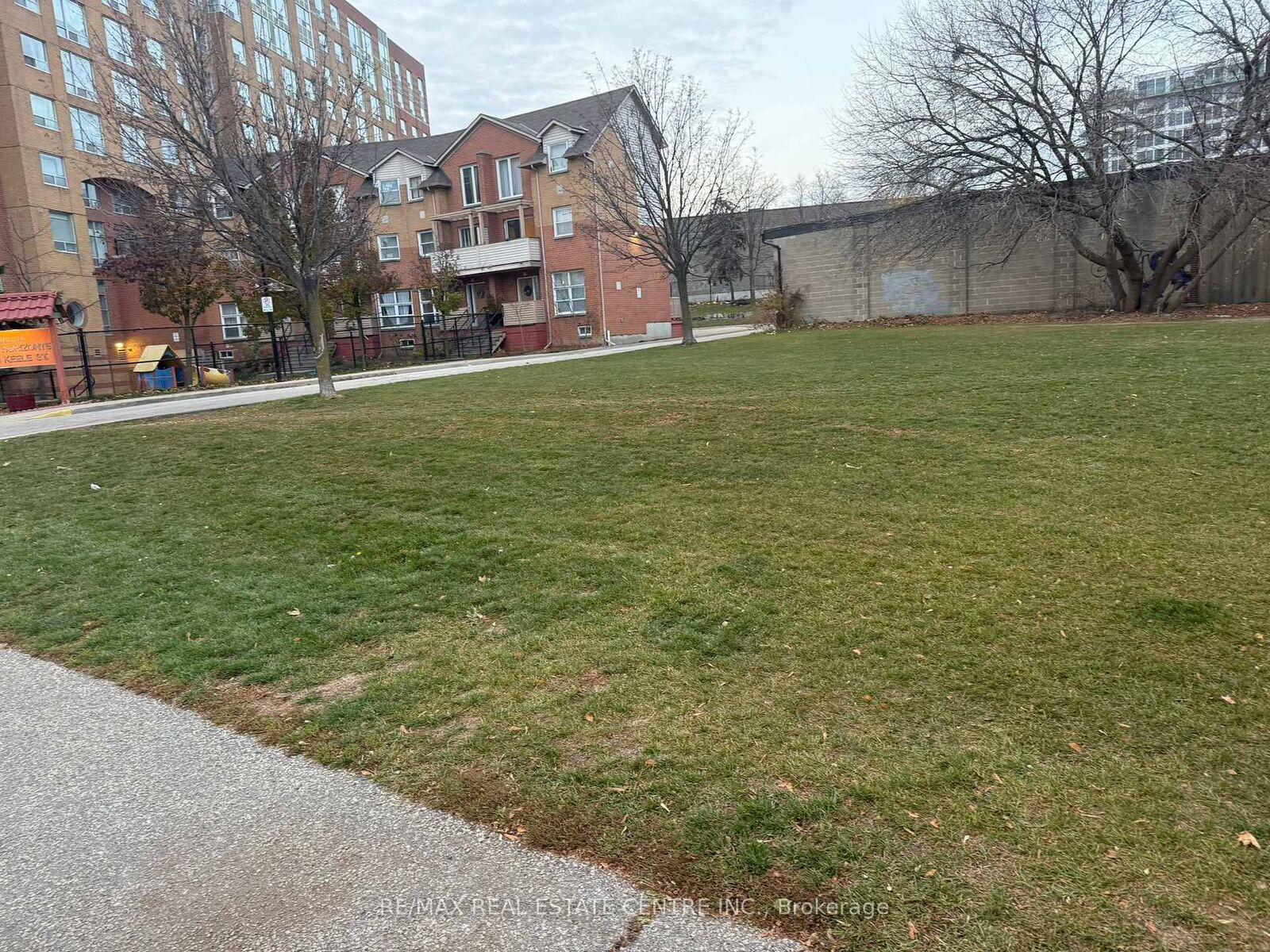 Property Photo:  W/S Keele St N/A  ON M6N 3E9 