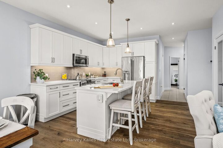 Property Photo: 5 Braeside Crescent ON P1H 0C5