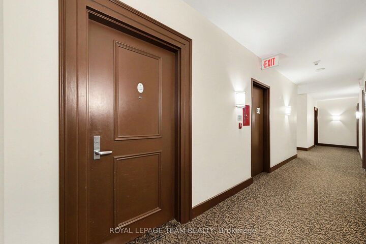 Property Photo: 70 Landry Street 1806 ON K1L 0A8