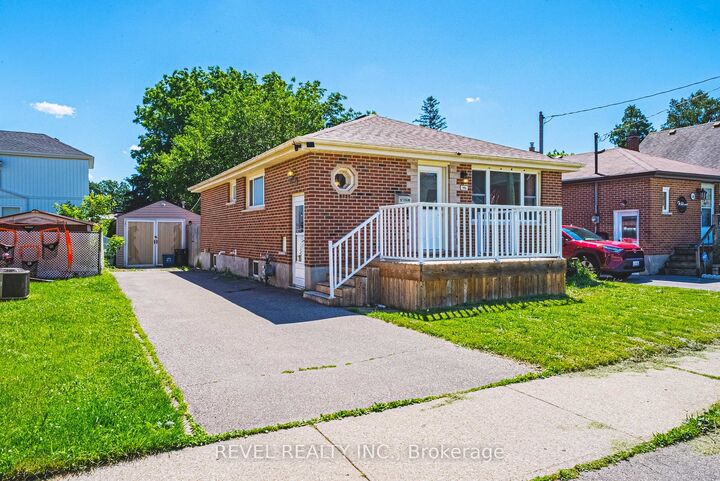 Property Photo:  146 Superior Street  ON N3S 2L4 
