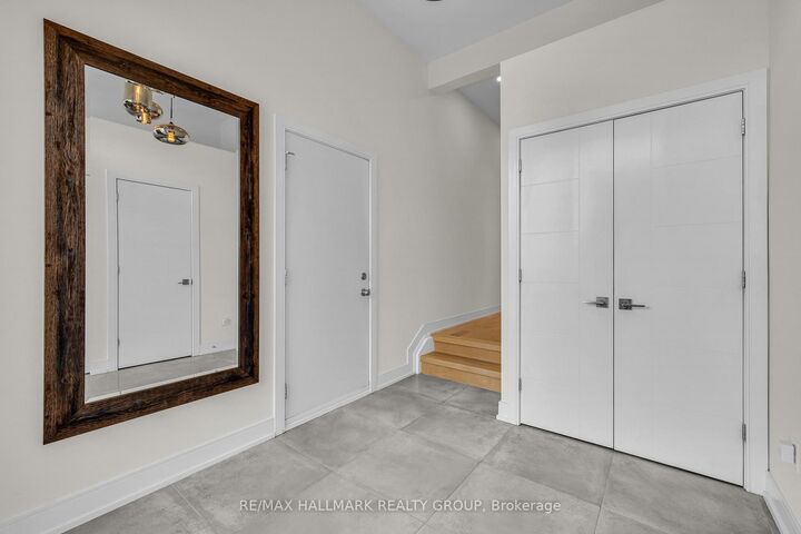 Property Photo:  92 Grange Avenue  ON K1Y 0N9 