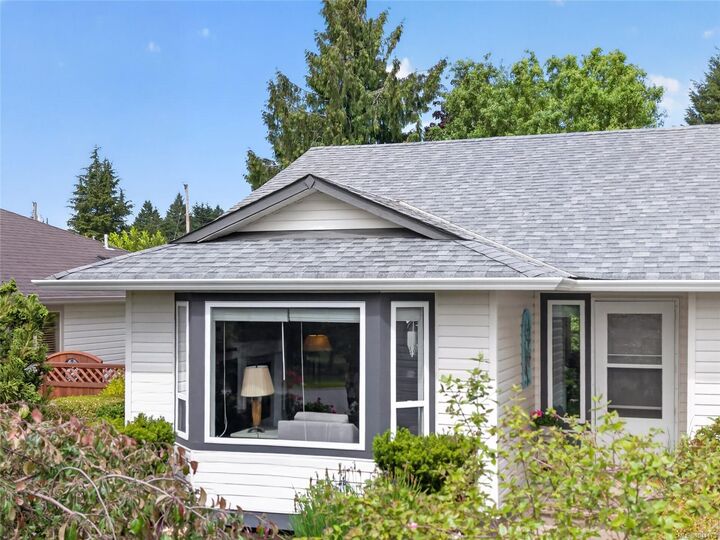 Property Photo: 2338 9th St E BC V9N 8Z2