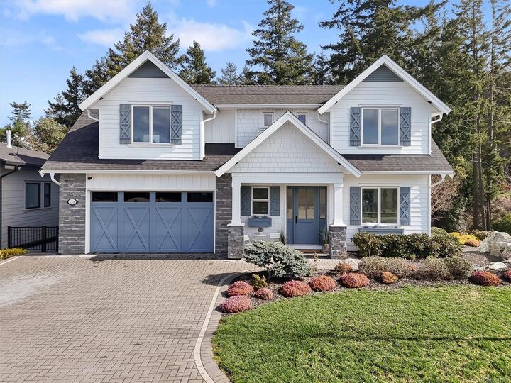 Property Photo:  2006 Pinehurst Terr  BC V9B 3S3 