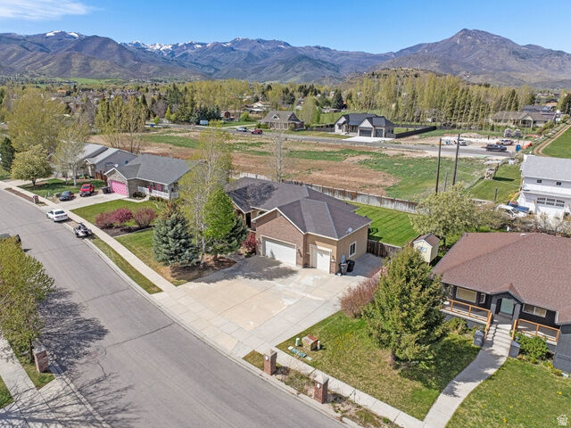 Property Photo: 711 E 260 S UT 84049