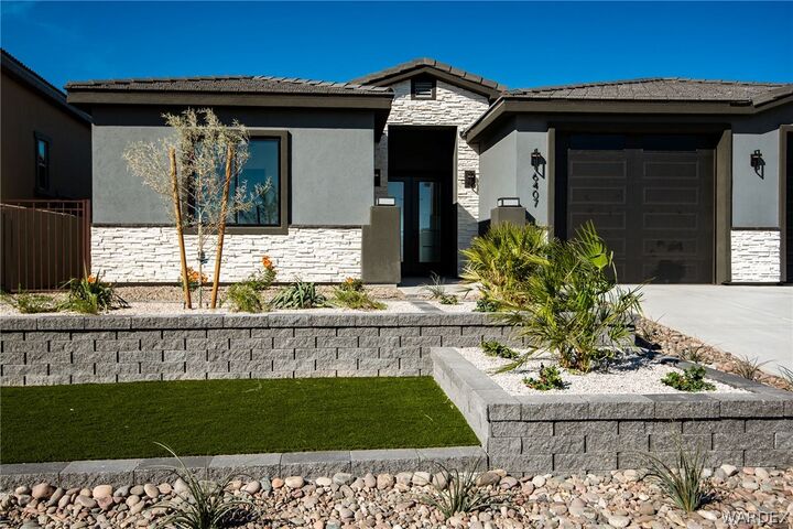 Property Photo: 6407 S Calle Serena AZ 86426