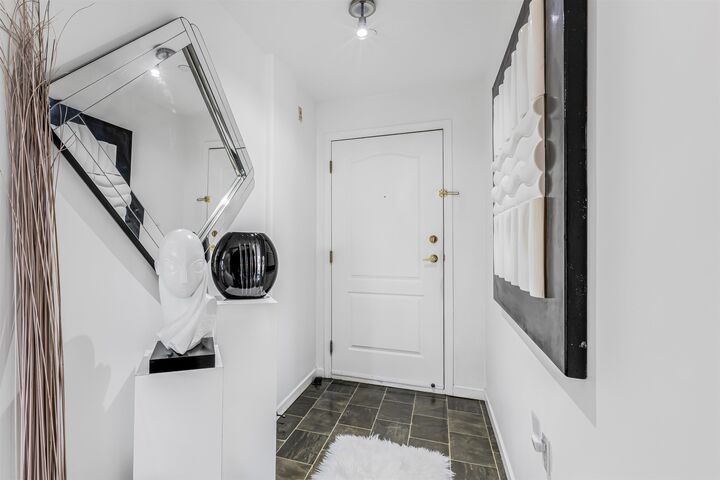 Property Photo: 15290 18th Avenue 206 BC V4A 1W8