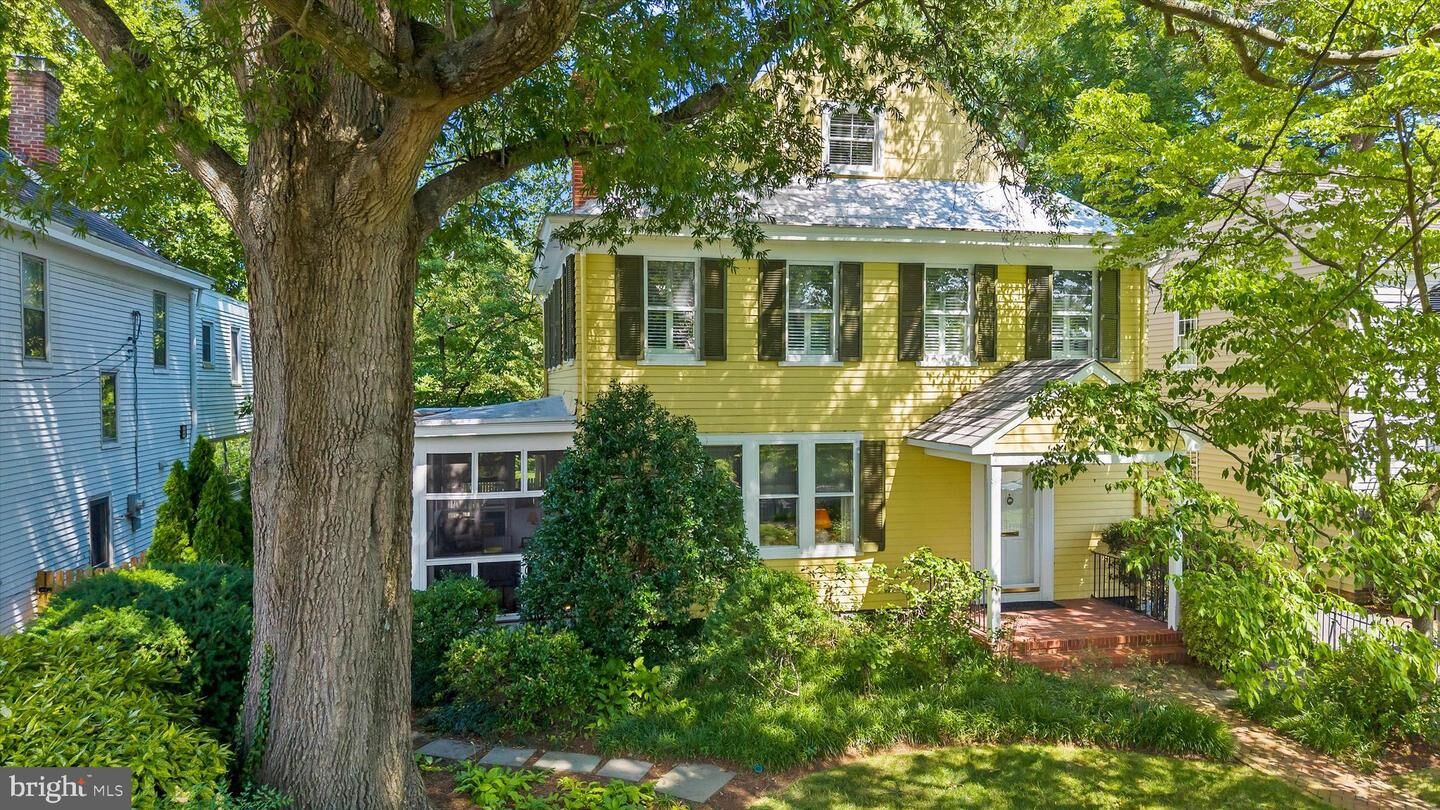 Property Photo:  210 N Queen Street  MD 21620 