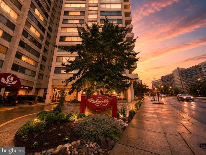 Property Photo:  4515 Willard Avenue 2219S  MD 20815 