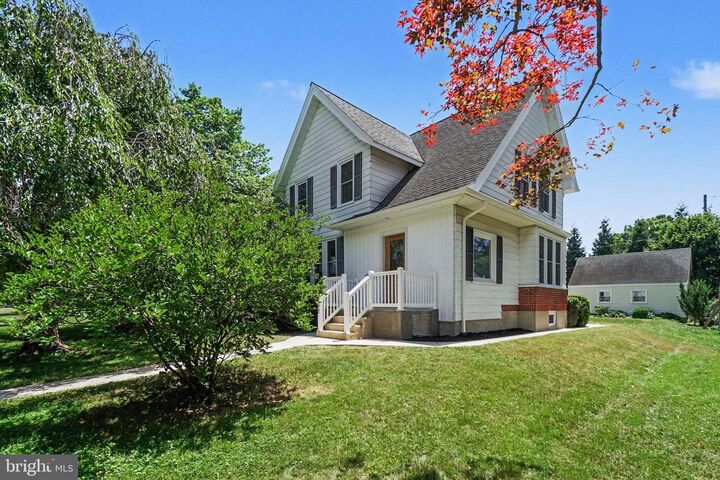 Property Photo:  252 E Areba Avenue  PA 17033 