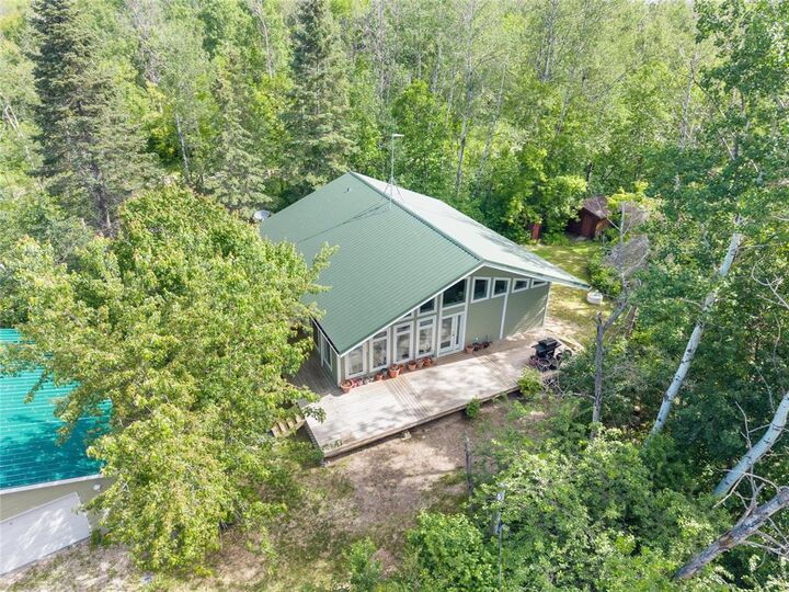 Property Photo:  27 North Shore Drive  MB R0E 2A0 