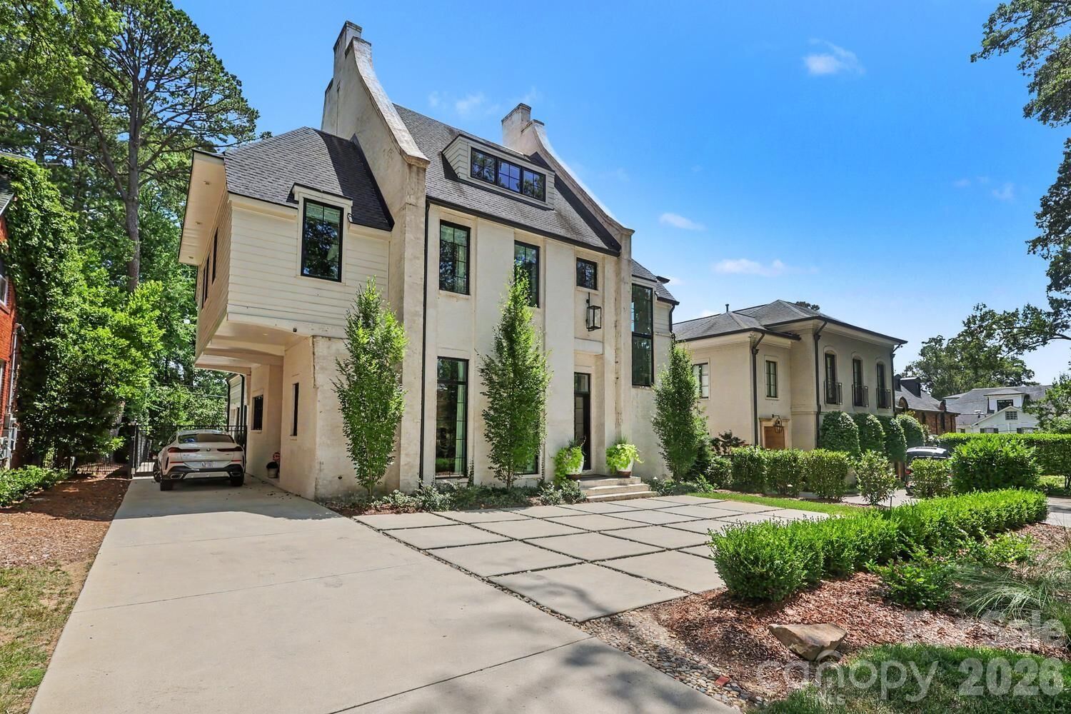 Property Photo: 2310 Beverly Drive NC 28207