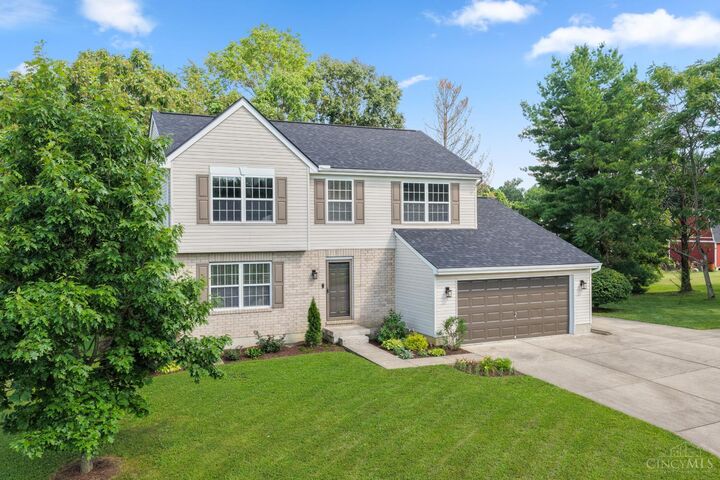 Property Photo:  8042 Laurelwood Drive  OH 45039 