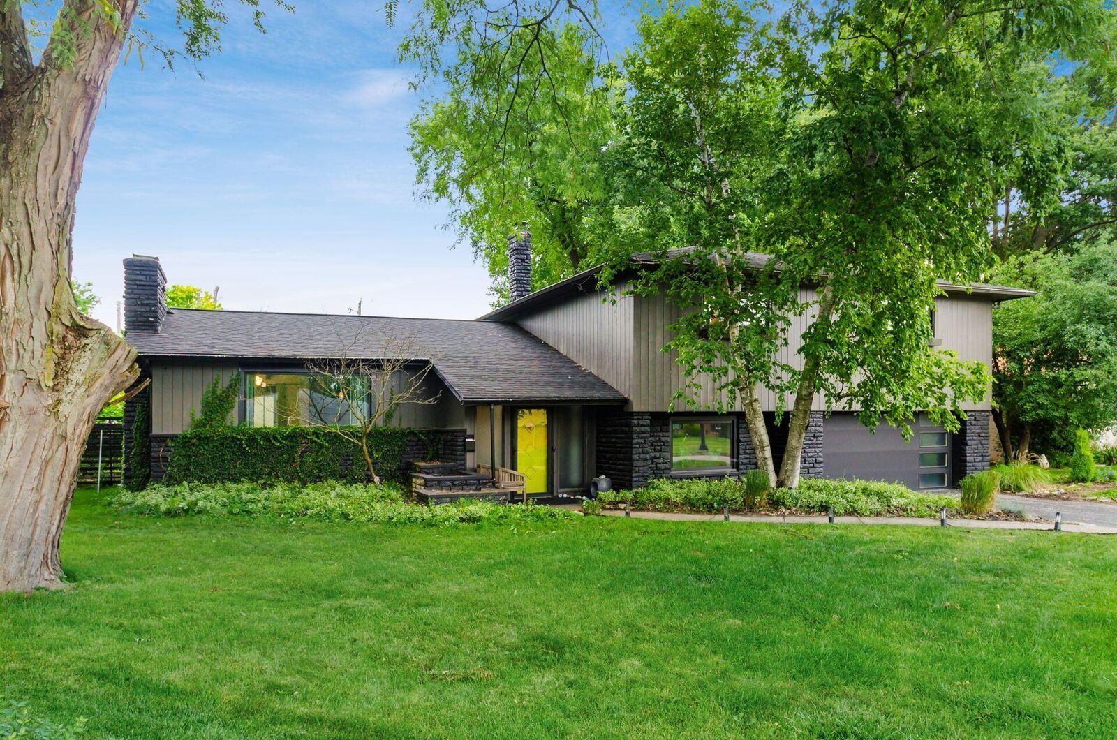 Property Photo:  1435 Cottingham W Court  OH 43209 