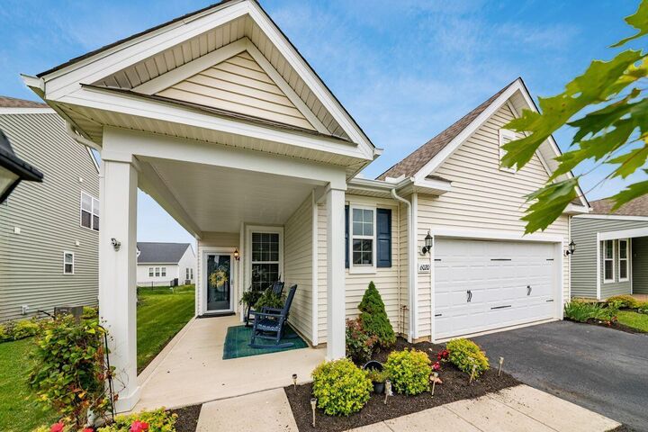 Property Photo: 6020 Lawthorn Drive OH 43081