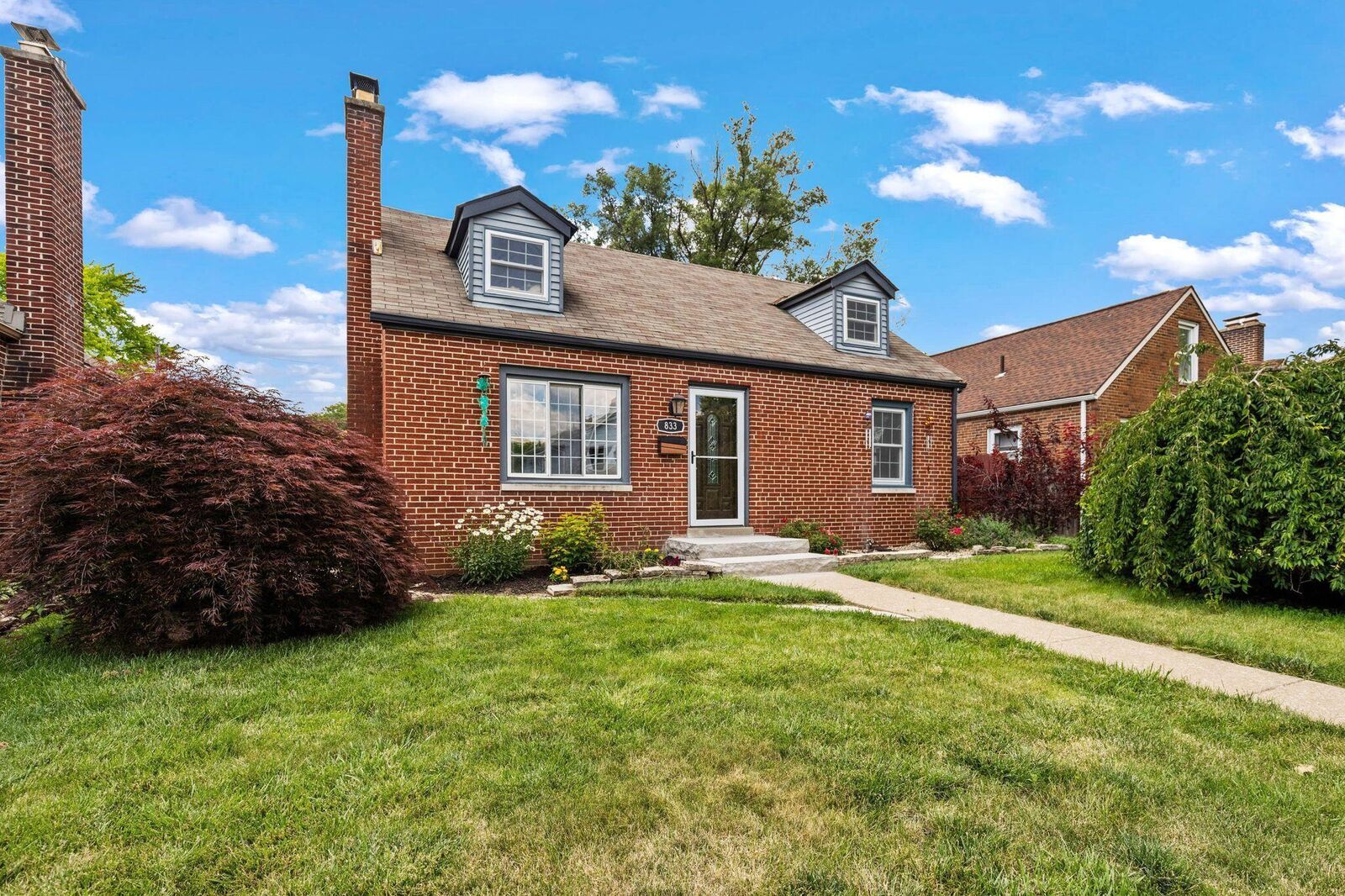 Property Photo: 833 Copeland Road OH 43212