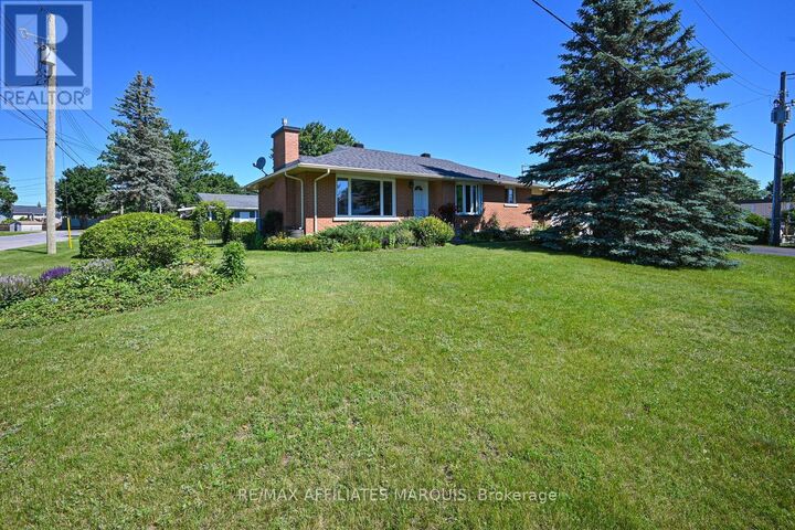 Property Photo:  7 Ontario Street  ON K7A 4K6 