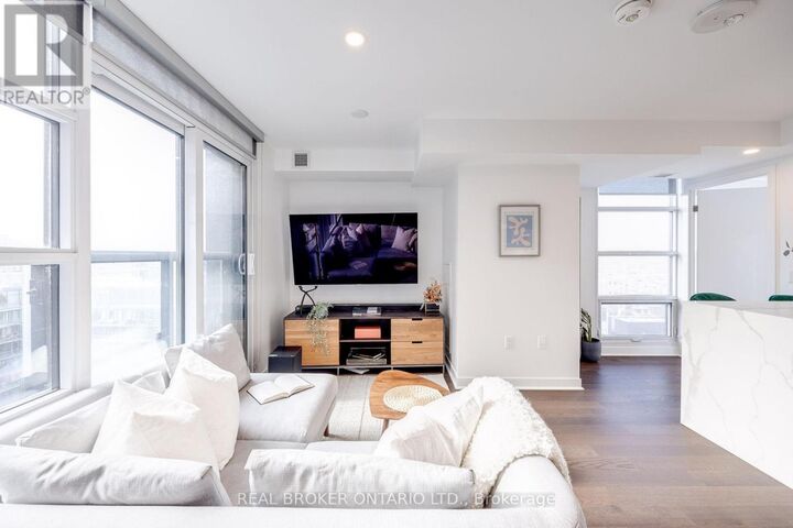 Property Photo:  501 Adelaide Street West 1308  ON M5V 0R3 